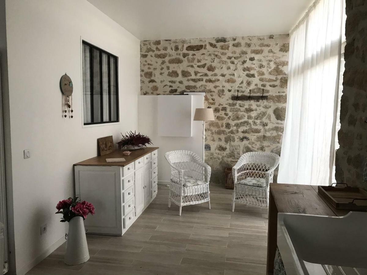 Gite De Charme Les Trois Chenes Augeres Exterior photo
